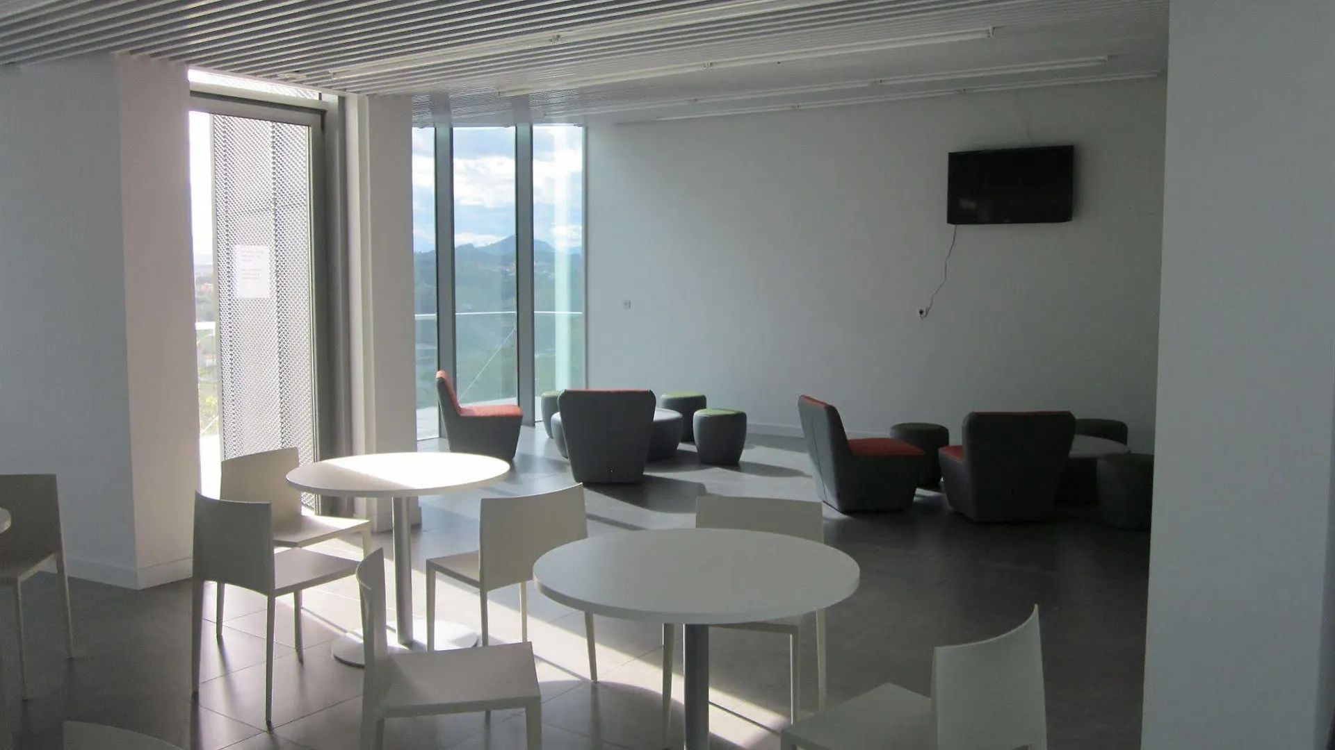 Uba Hostel San Sebastián 0*,