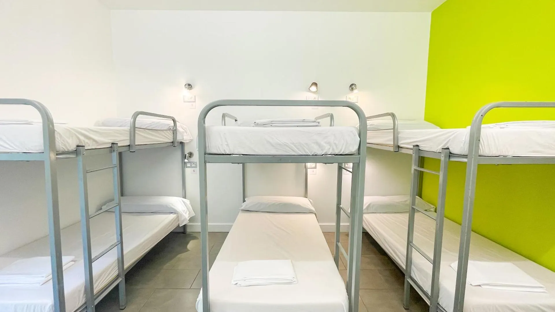 Uba Hostel San Sebastian 0*,  Spain